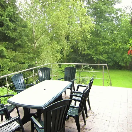 Holiday home Lovely In With Garden