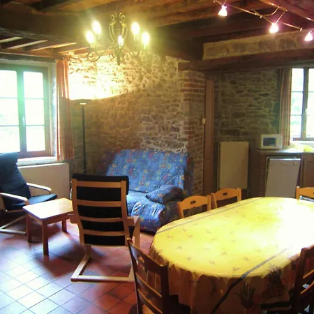 Holiday home Lovely In With Garden
